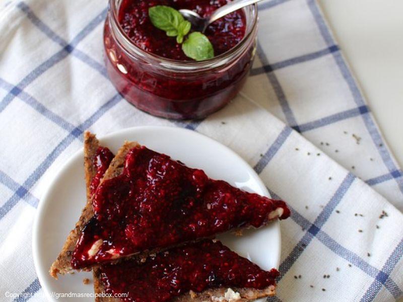 Strawberry and Rhubarb Jelly