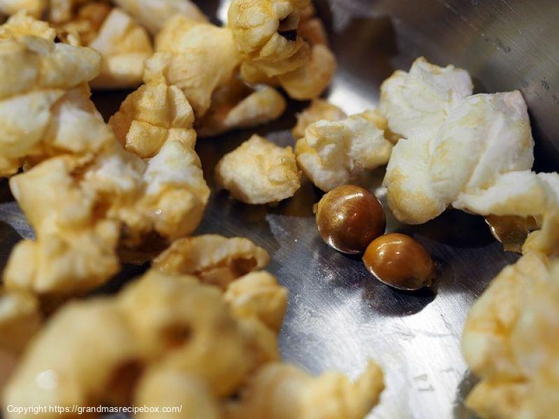 My Grandma's Caramel Popcorn