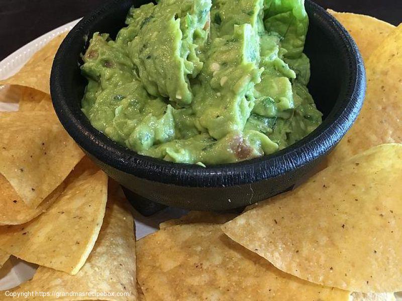 Chipotle Copycat Guacamole 1