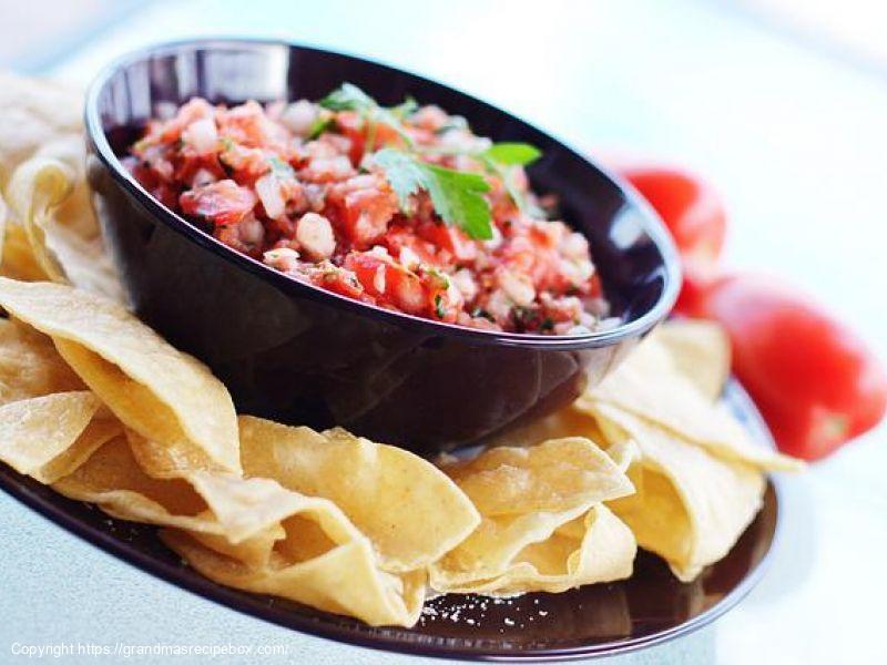 Copycat Chipotle Tomato Salsa (mild)